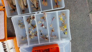 Lot of 6 plastic fly boxes full of flies (dries, streamers, nymphs)