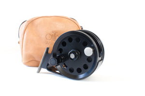 Ari t' Hart Rainbow Fly Reel