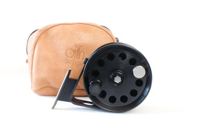 Ari t' Hart Rainbow Fly Reel