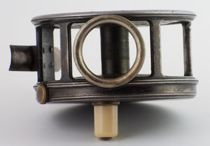 Hardy Perfect 4" 1917 check fly reel w/ rotating line guide