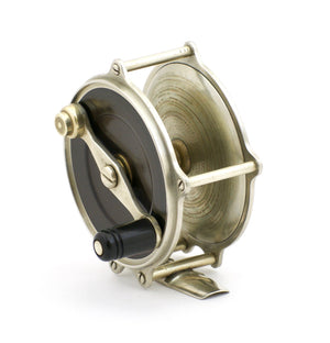 Julius Vom Hofe / H.L. Leonard -- 3" Raised Pillar Fly Reel