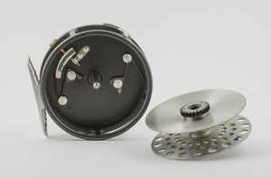 Hardy LRH Lightweight fly reel w/half-ribbed foot