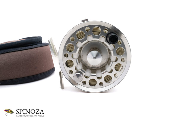 danica tecno fly reel Tibor Light Tailwater Fish Lab BBZ Hard gold and black color-chartreuse-white Delivery:in 2 - 3 weeks