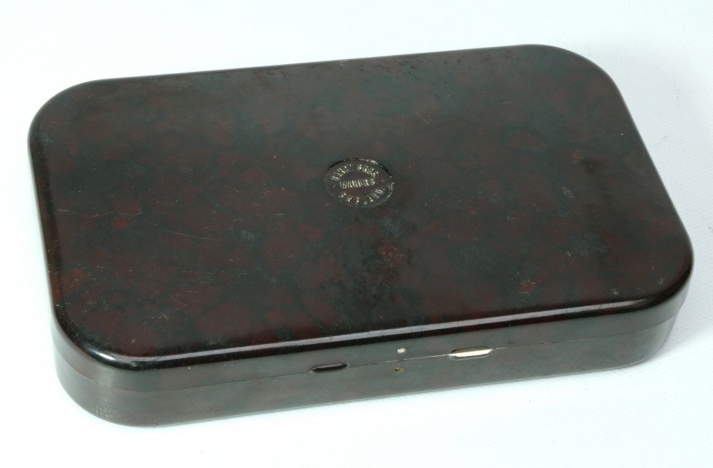 Hardy Neroda Dry Fly Box in Oxblood colour 