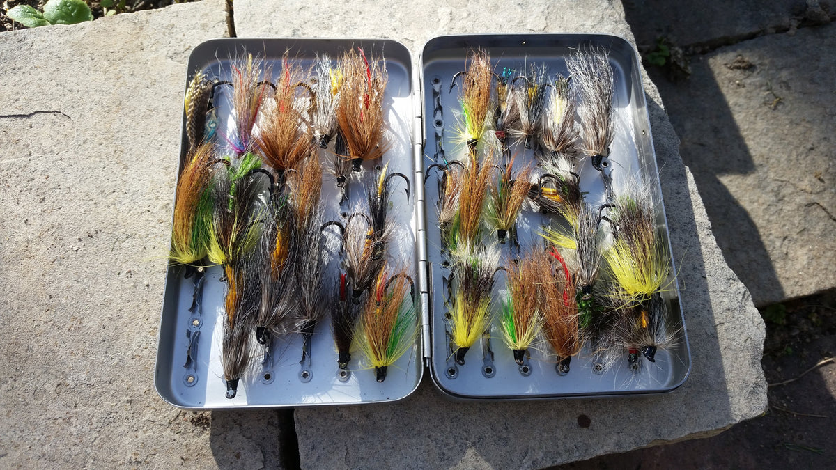 Fly-Safe -- Vintage metal fly box with flies 