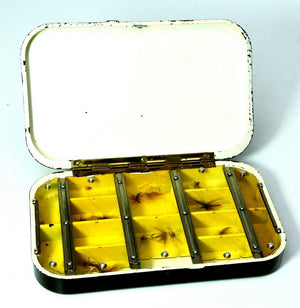 Hardy Neroda Dry Fly Box in Oxblood colour 