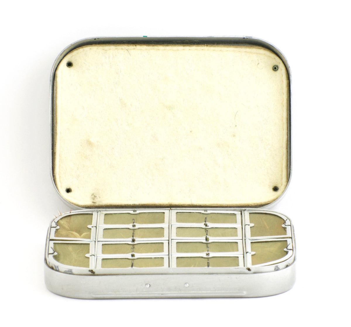Wheatley Dry Fly Box - 12 compartments with vintage dry flies 