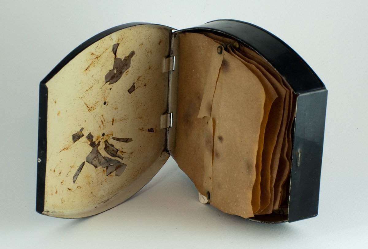 Hardy Bros. Japanned Cast Case