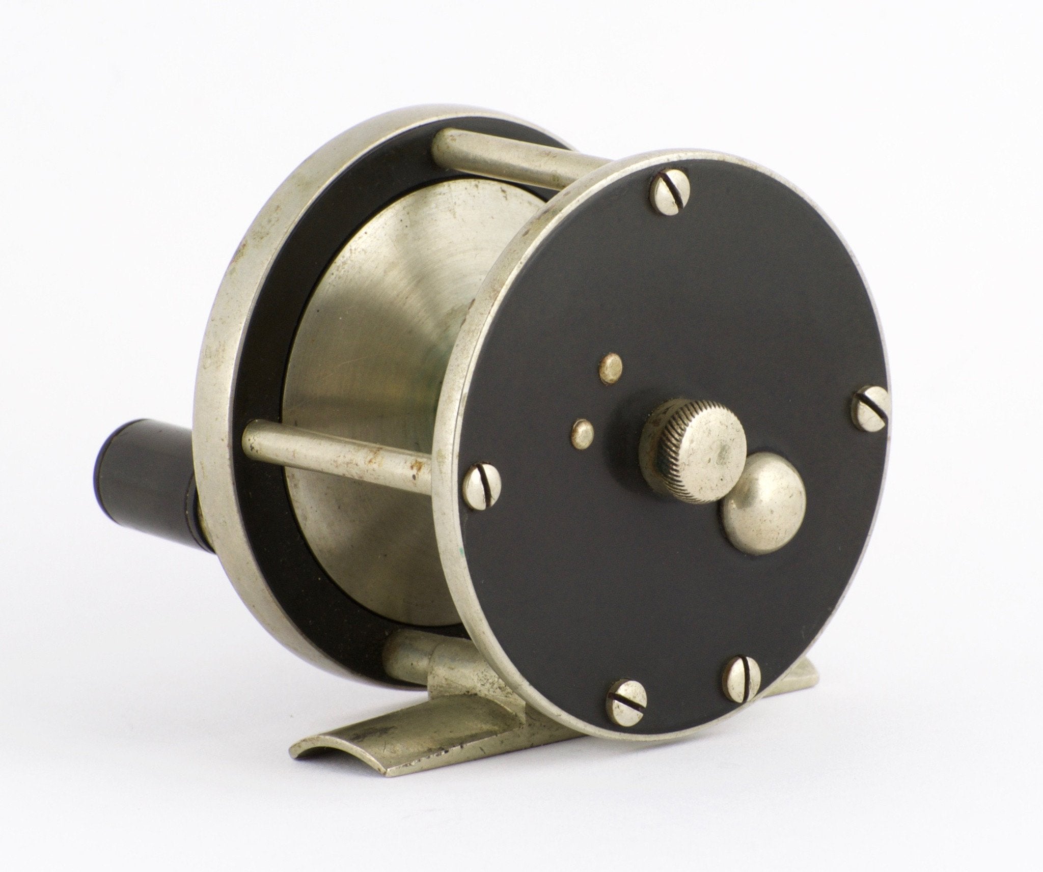 classic style nickel silver fly reels Montague City / US Net & Twine nickel silver fly reel - size 60yd