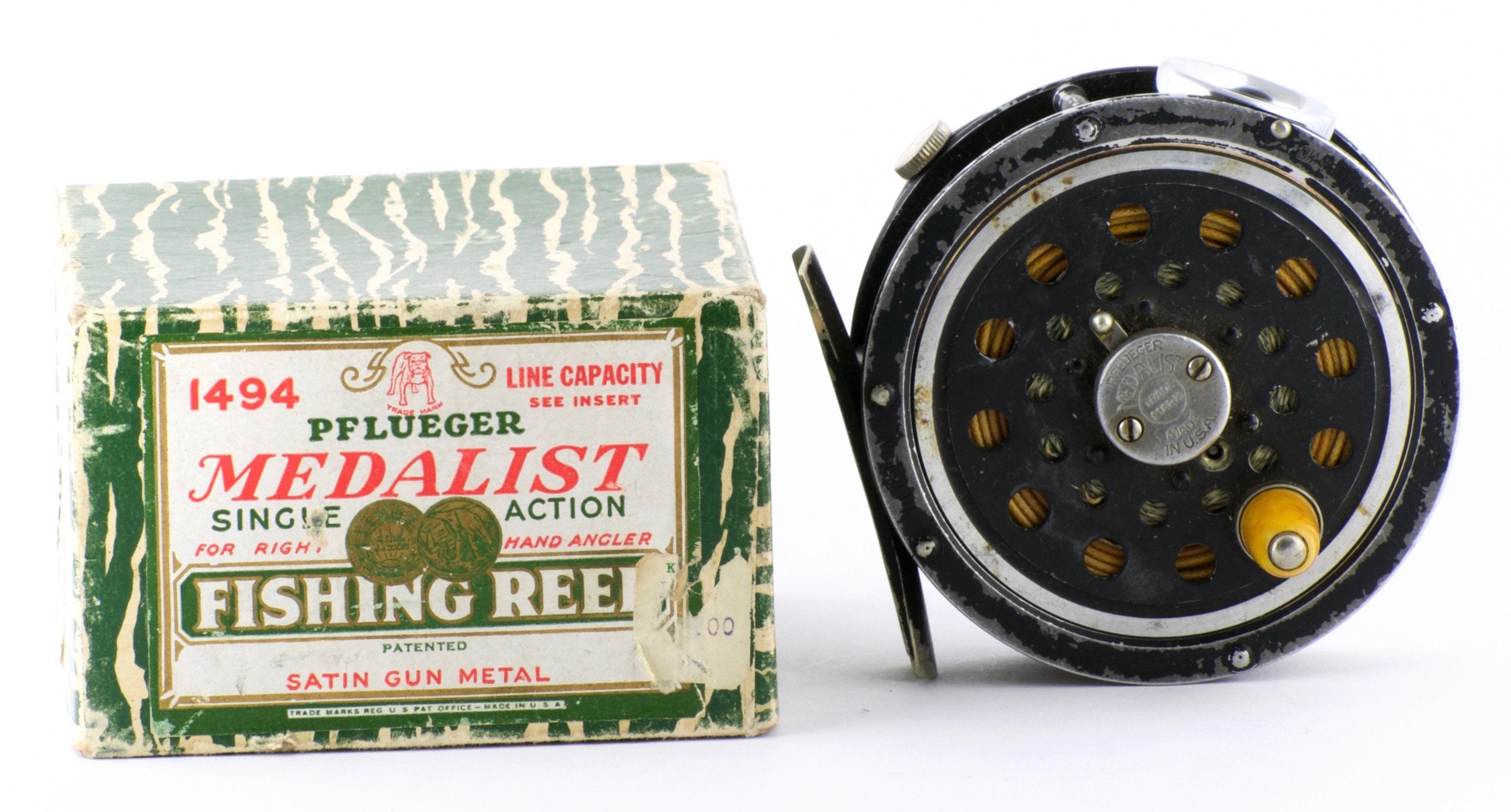 Pflueger Medalist 1494 w/ Box Pflueger Medalist 1494 w/ Box