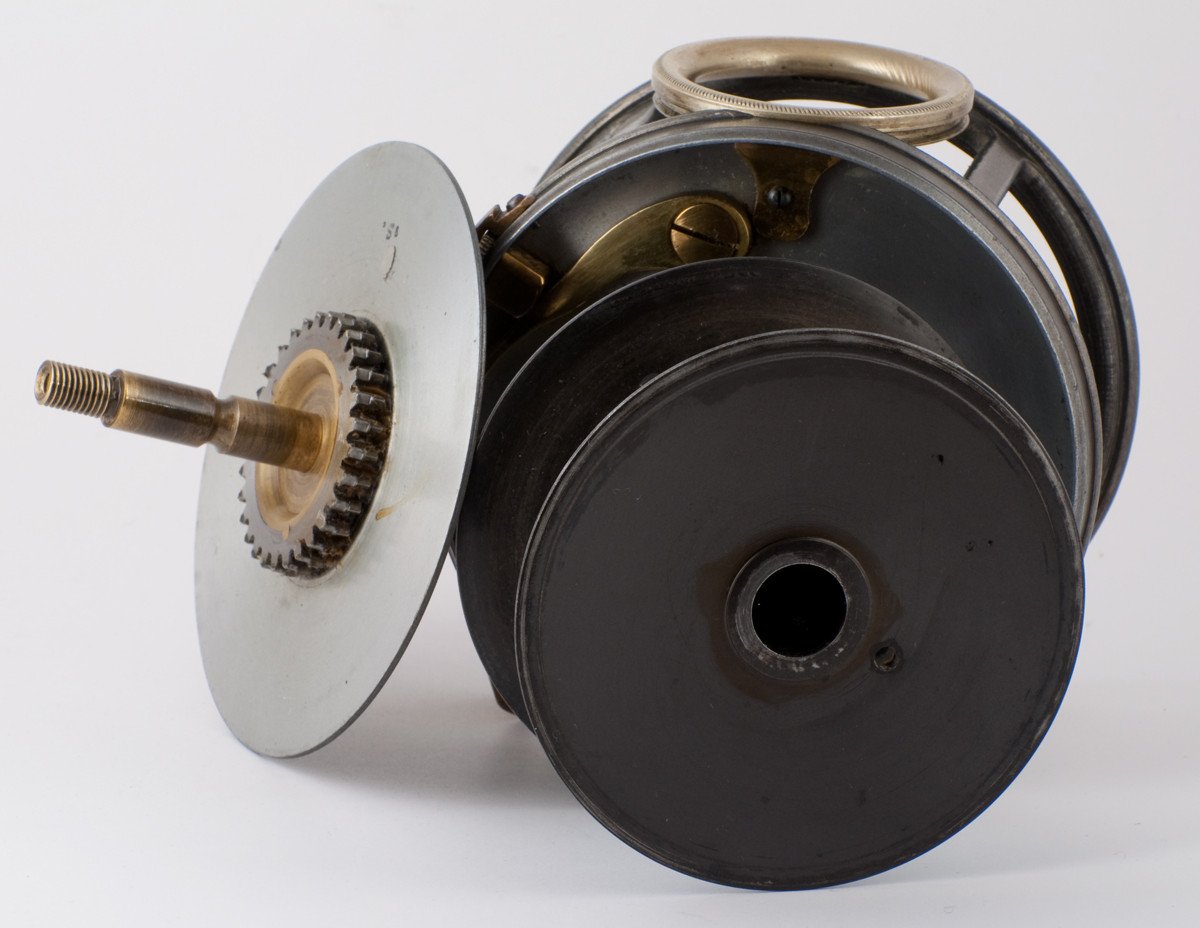 Hardy Perfect 4 1/4" Eunuch - 1912 check fly reel w/ rotating line guide 