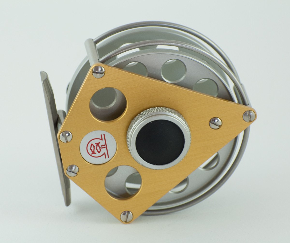 Ari 't Hart Triangle II titanium color fly reel - mint