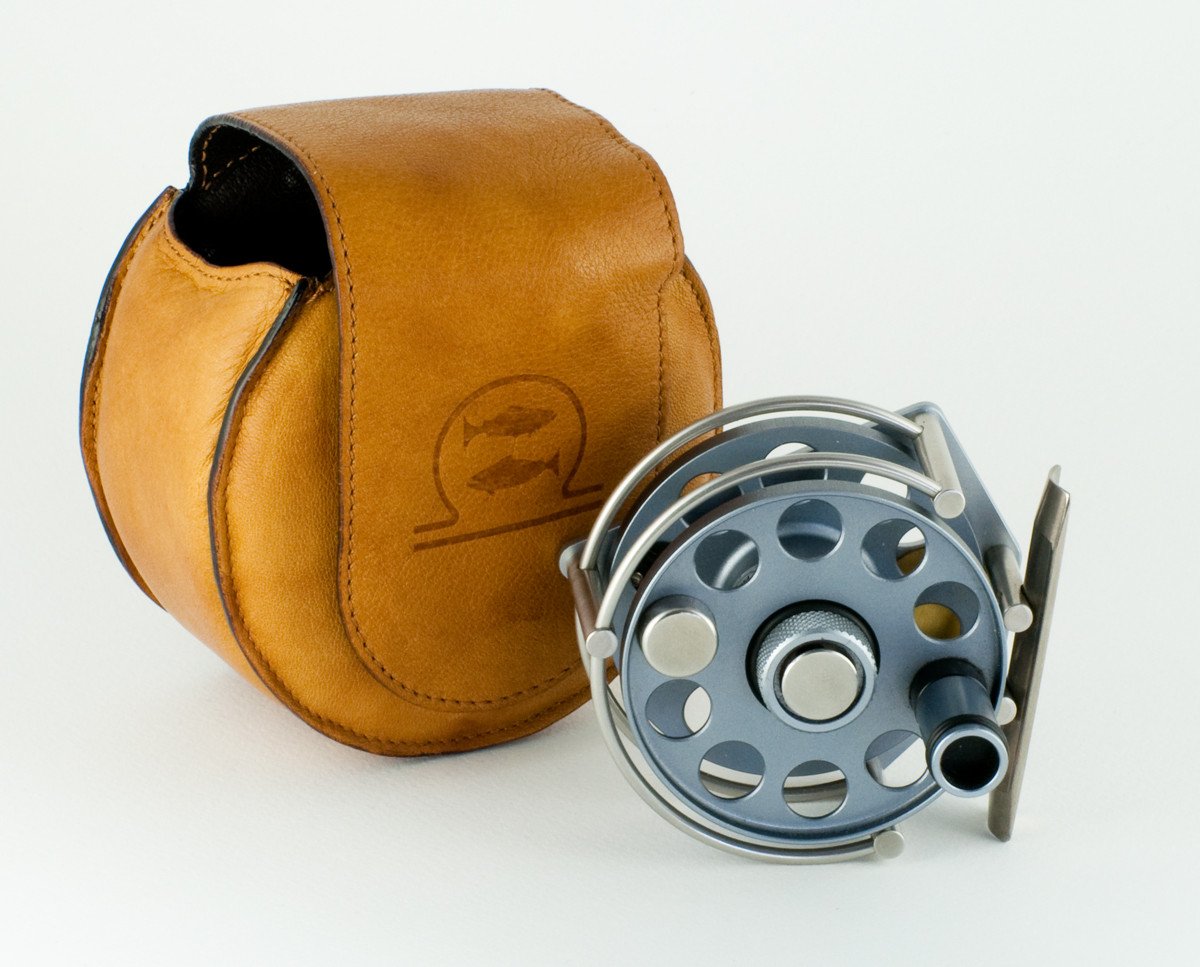 Ari 't Hart Triangle I Titanium fly reel - mint