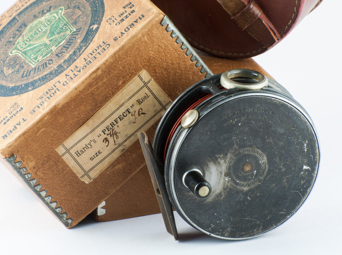 Hardy Perfect 3 3/8" with Hardy box and leather case 