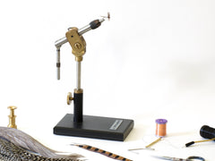 DYNA-KING　プロフェッショナル Dyna-King X-1 Fly Tying Vise - Spinoza Rod Company