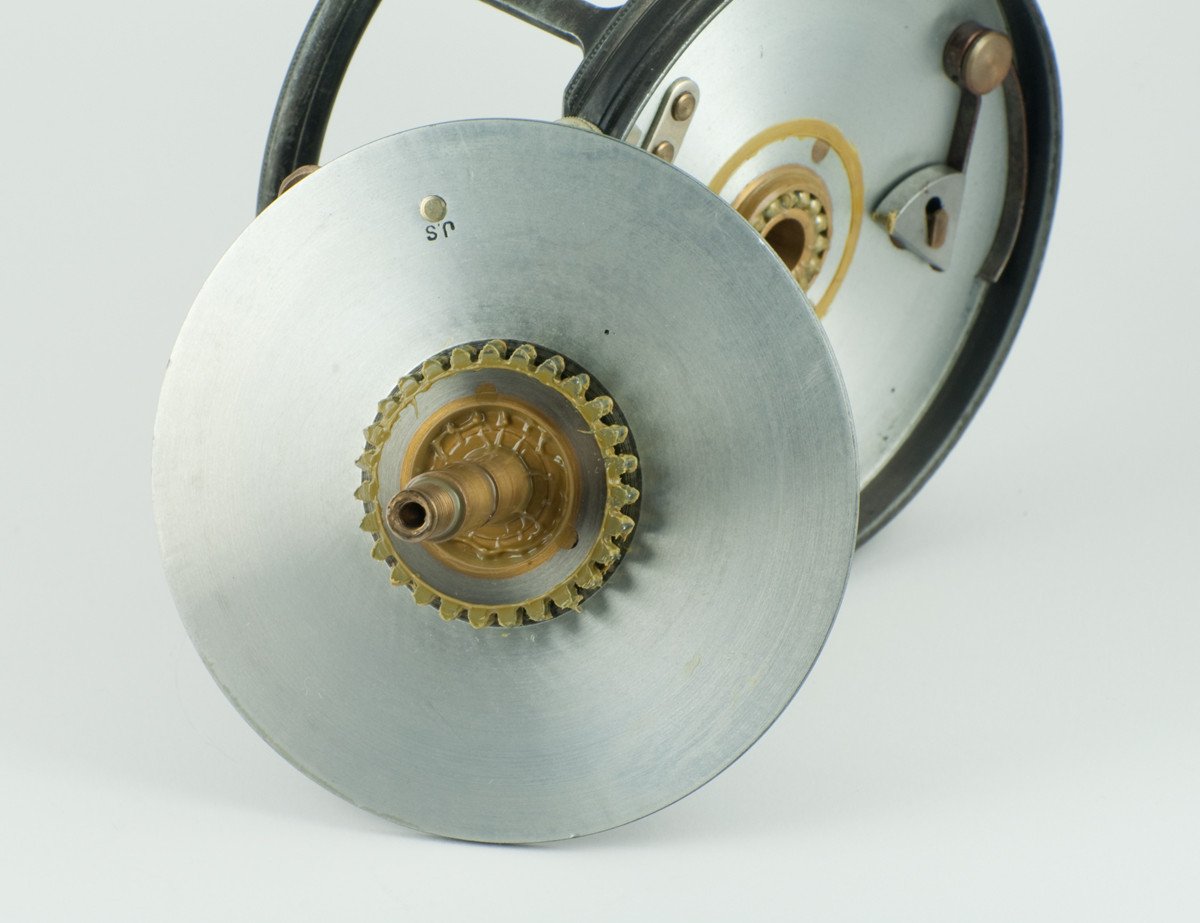 Hardy Perfect 4 1/4" wide drum fly reel - MKII check