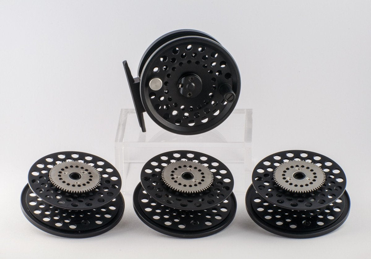 Lamson LP 2 Lite fly reel and three spare spools