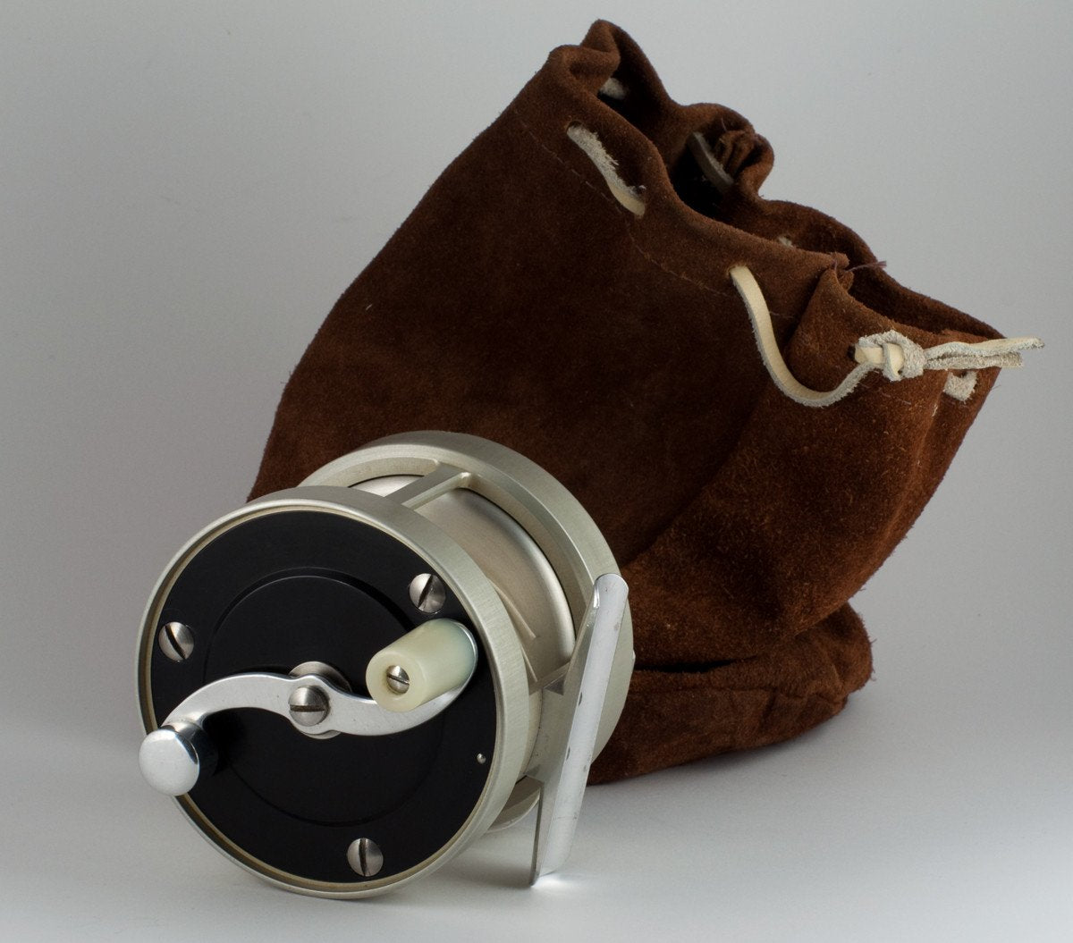 Bogdan Model 0 Fly Reel LHW White Handle 1950s