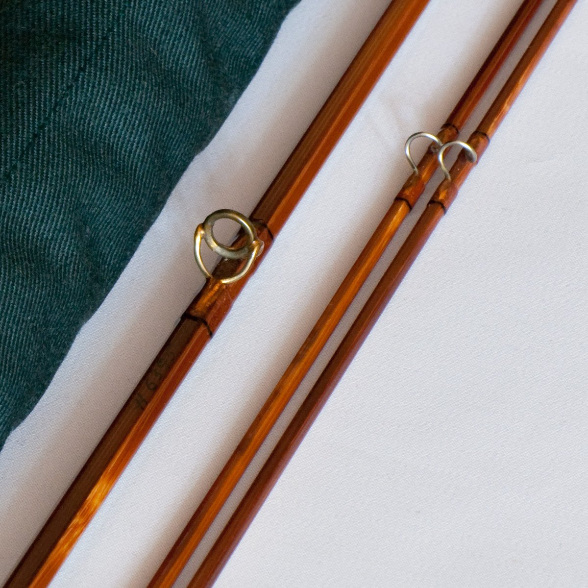 Bob Summers Midge Deluxe Bamboo Rod 6'4" 2/2 #4 - rod sections with wraps and hardware