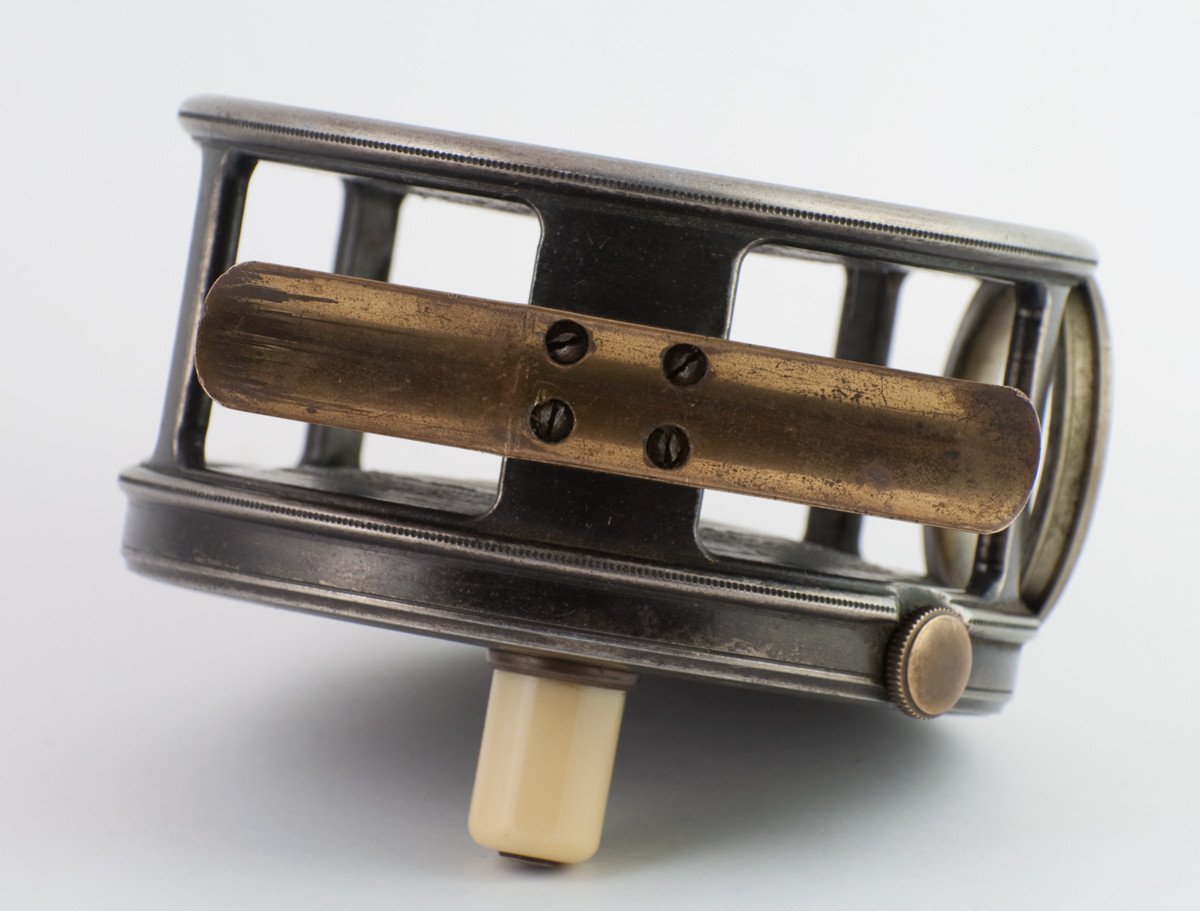 Hardy Perfect 4" 1917 check fly reel w/ rotating line guide 