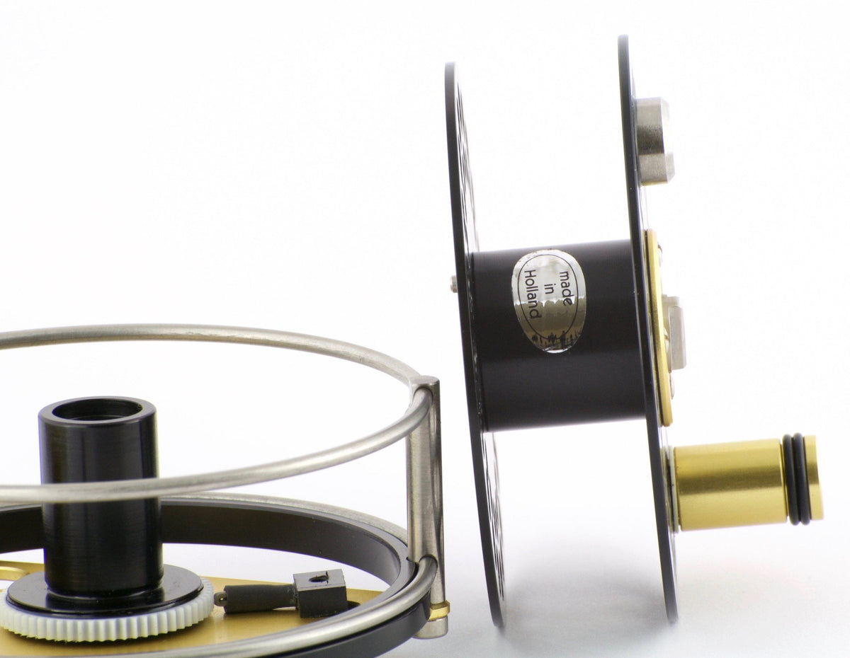 Ari 't Hart F3 Lake Taupo fly reel and two spare spools