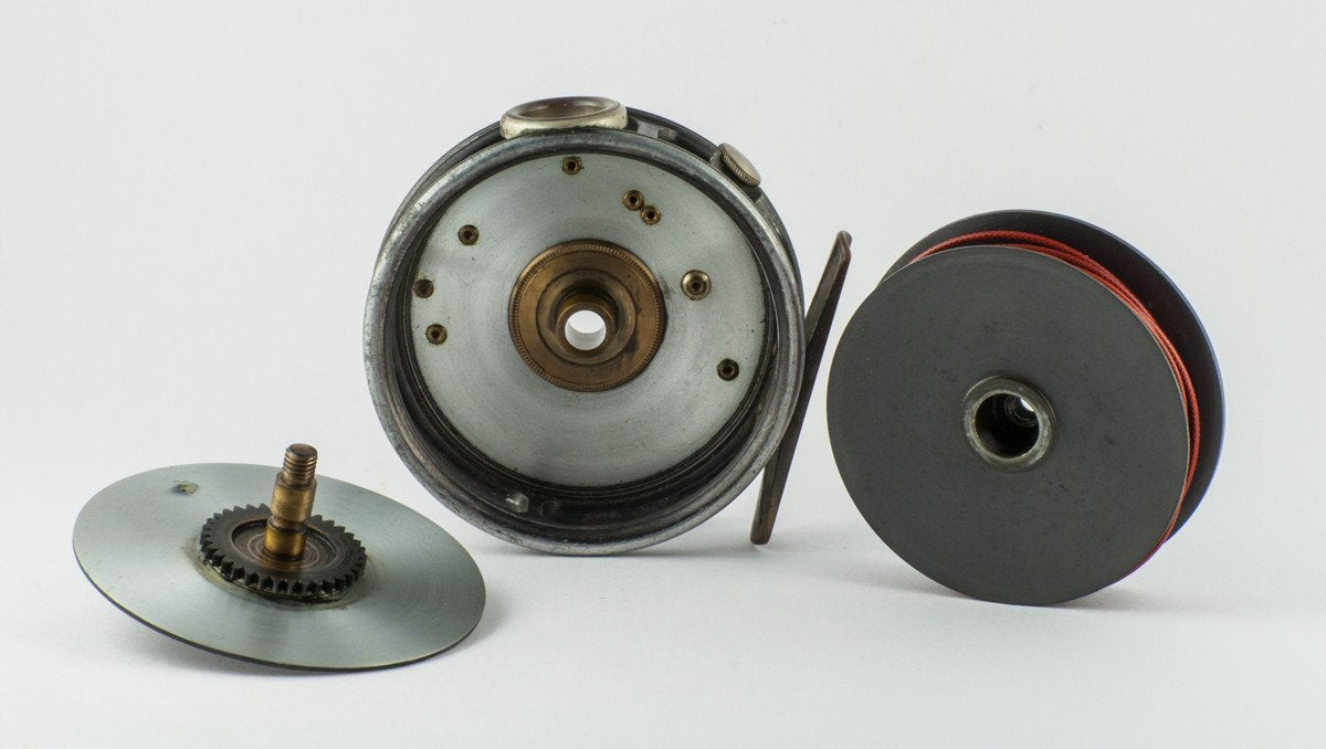 Hardy Perfect 3 3/8" with Hardy box and leather case 