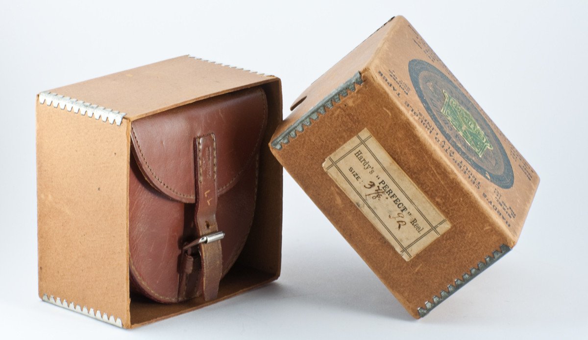 Hardy Perfect 3 3/8" with Hardy box and leather case 