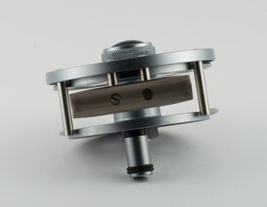 Ari 't Hart Round II titanium color fly reel