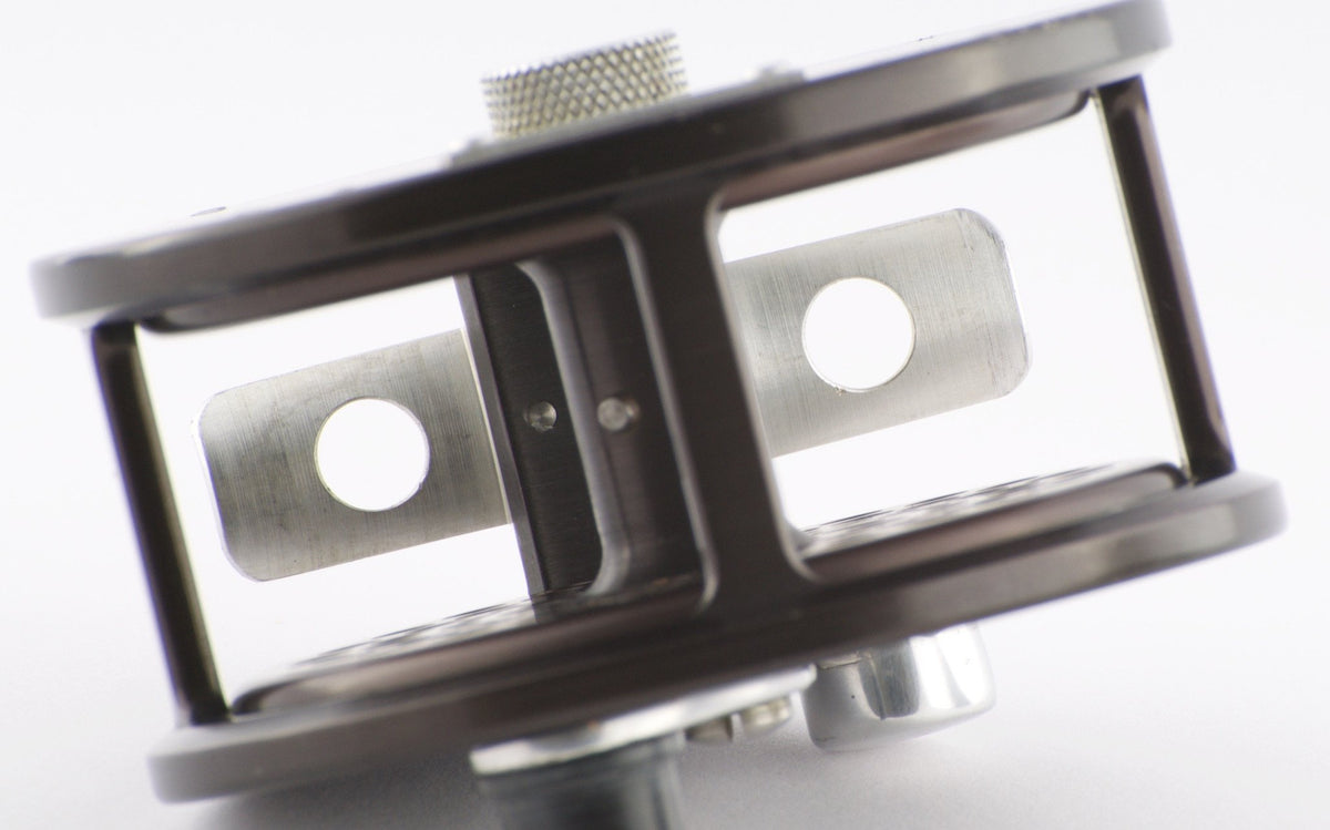 Bogdan Steelhead Fly Reel - ALL BLACK - LHW