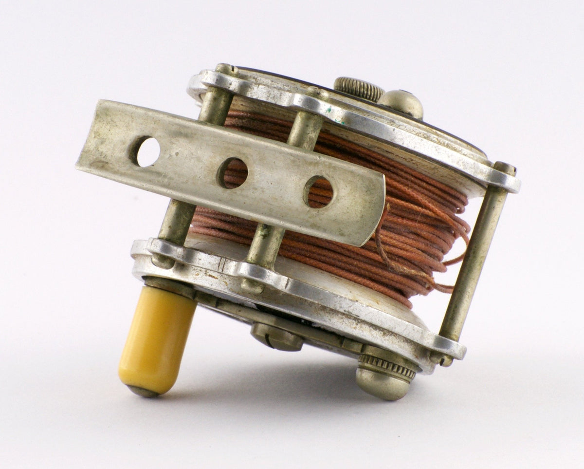 Leonard Mills Model 44B Raised Pillar Fly Reel