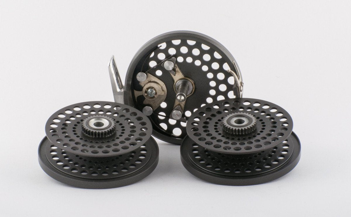 Orvis CFO 123 fly reel and spare spool