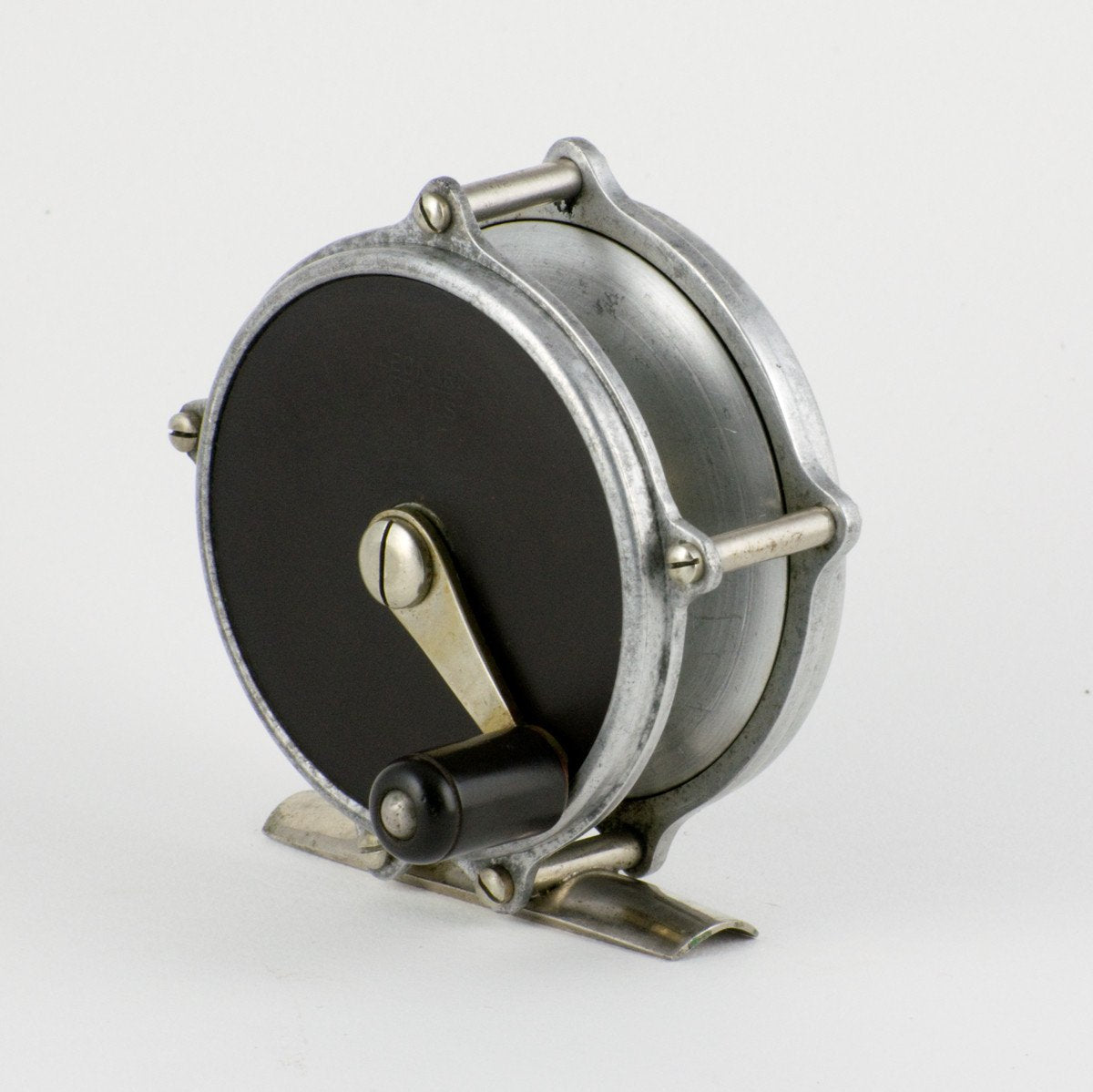 Julius Vom Hofe -- Leonard Mills 3" Raised Pillar Fly Reel