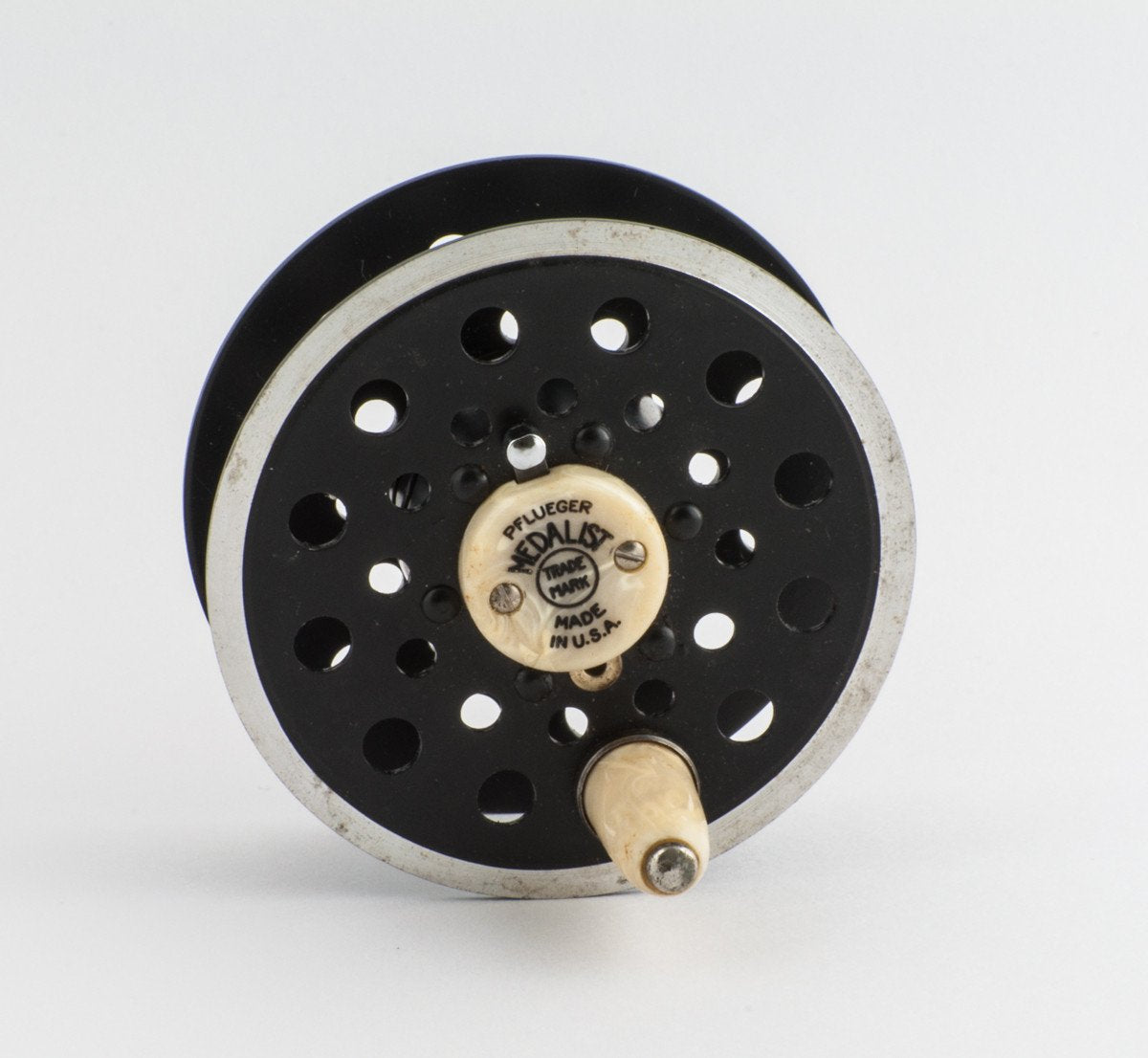 Pflueger Medalist 1494 with spare spool and box