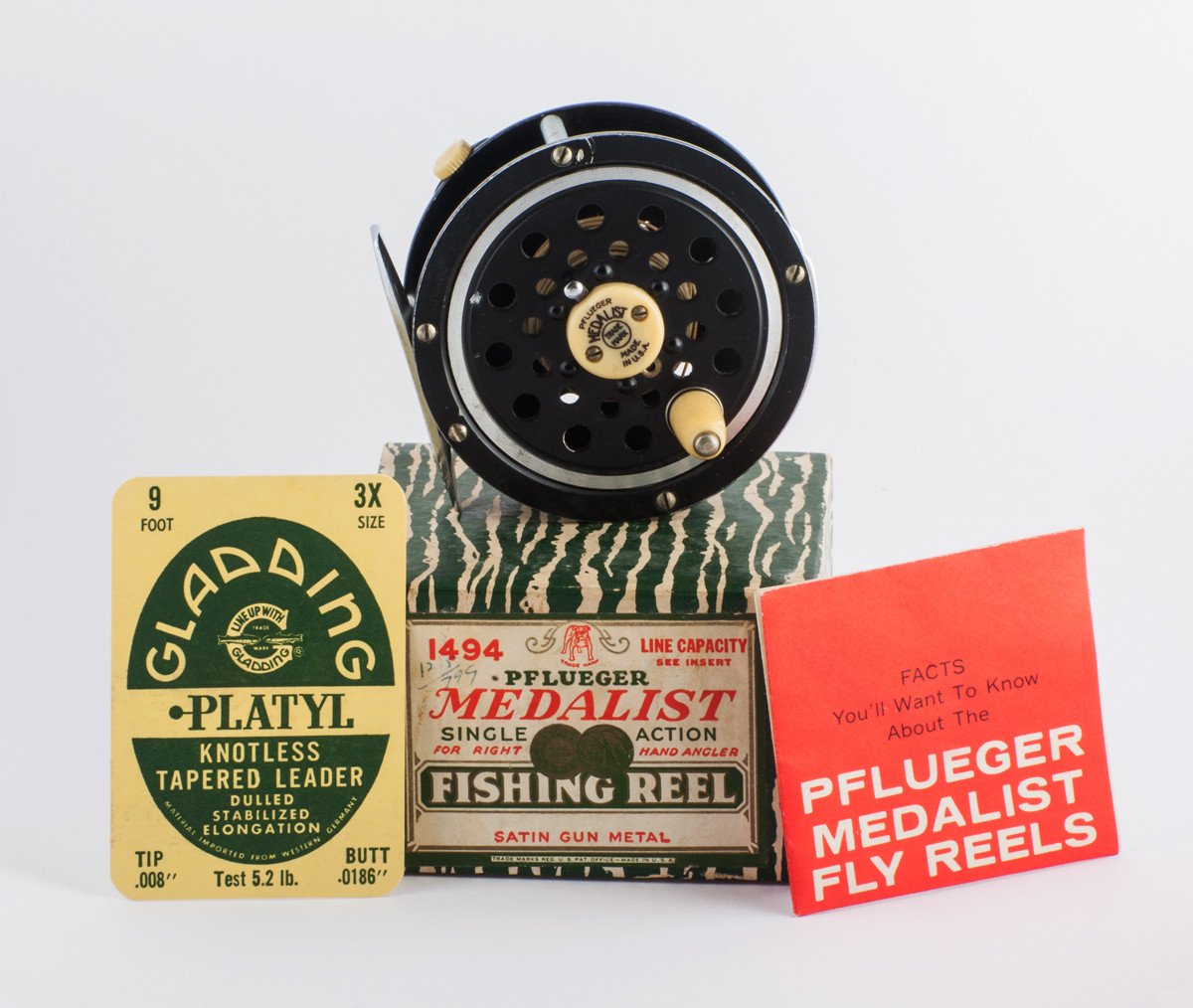 changing pflueger medalist 1494da fly reel to right hand retrieve Pflueger Medalist 1494 with spare spool and box