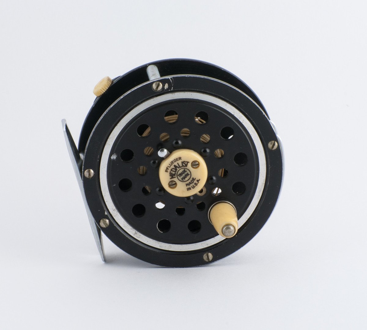 changing pflueger medalist 1494da fly reel Pflueger Medalist 1494 with spare spool and box