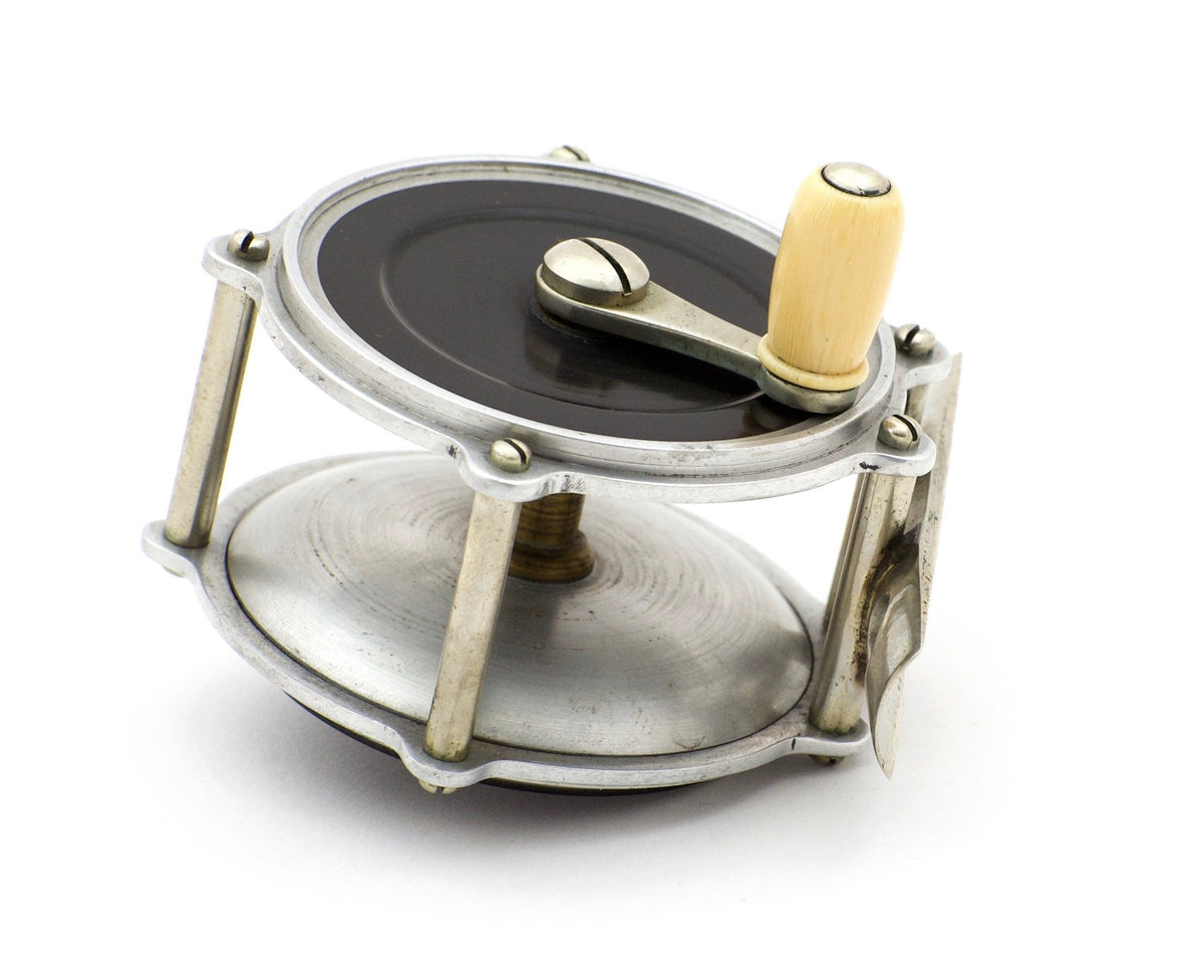 Leonard Mills Model 44B Raised Pillar Fly Reel