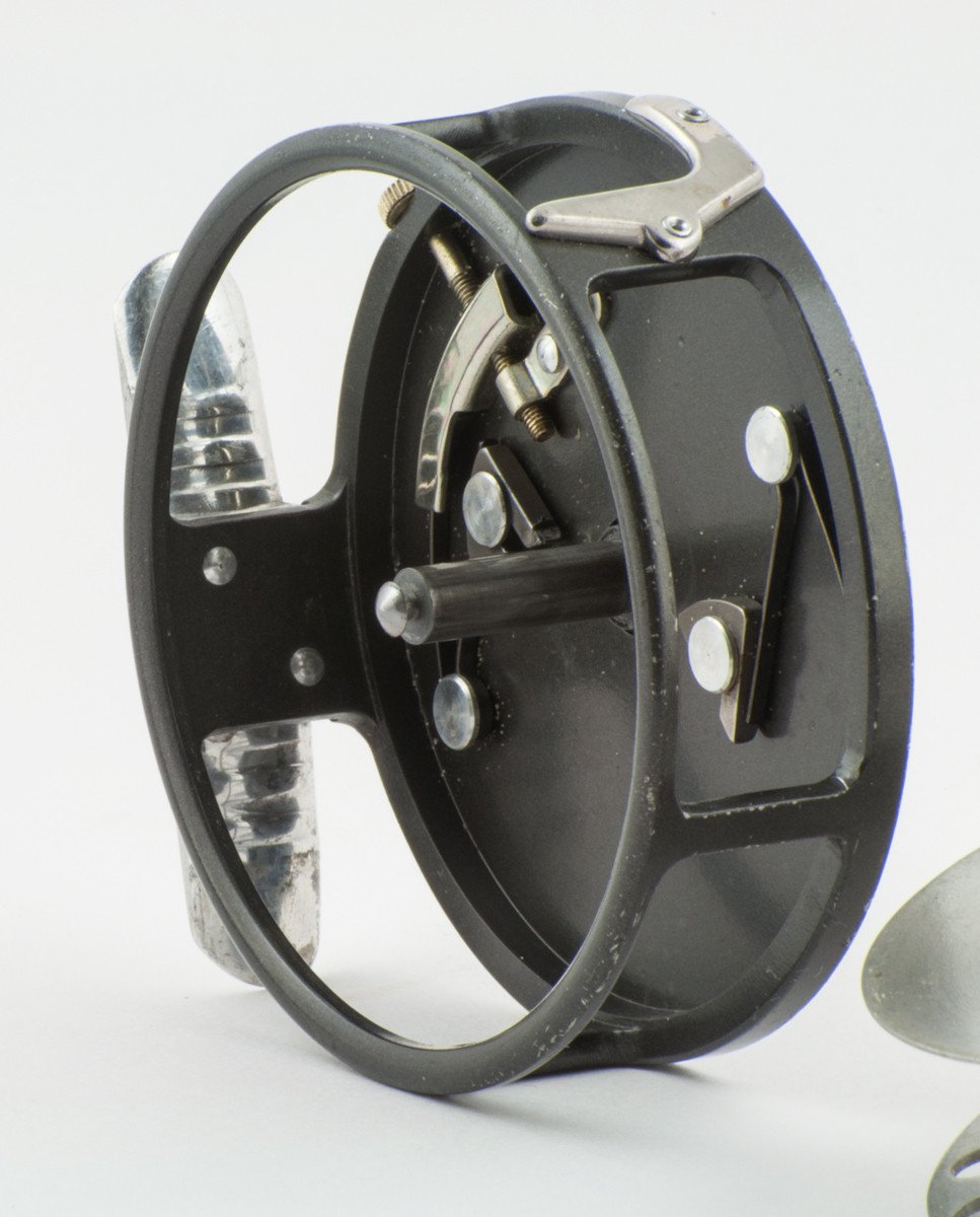Hardy LRH Lightweight fly reel w/half-ribbed foot