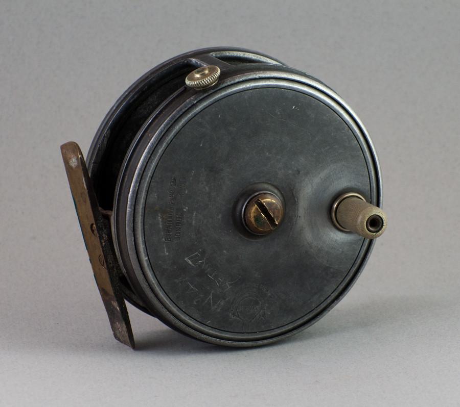 JW Young 3 1/2" Fly Reel 