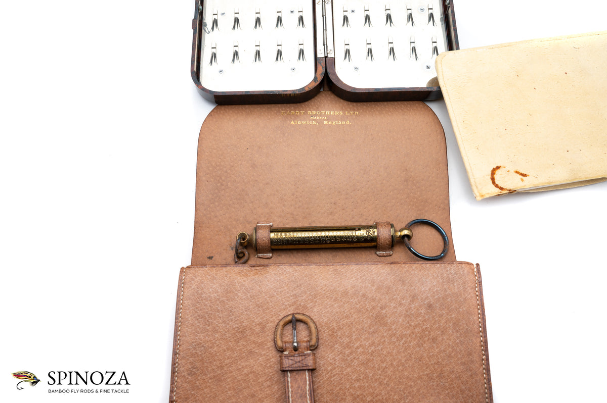 Hardy Neroda Compendium - 40 Clip Box with a Leader Wallet and Scale