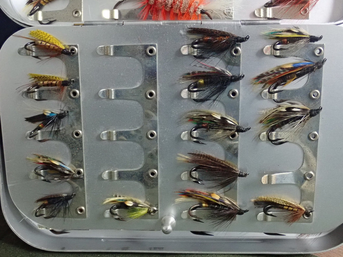 Wheatley Clip Fly Box w/ Flies 