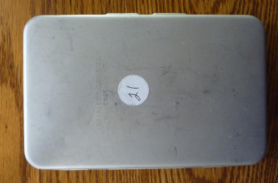 Orvis Salmon/Streamer Fly Box (magnets) with 26 flies 