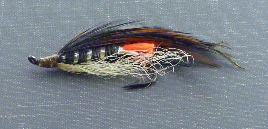 Orvis Salmon/Streamer Fly Box (magnets) with 26 flies 