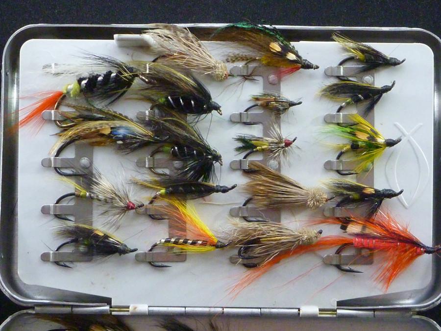 Perrine Salmon Fly Box (clips) with 58 flies 