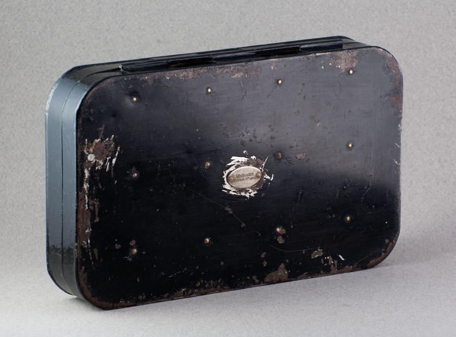 Malloch Japanned Salmon Fly/Cast Box - with salmon flies